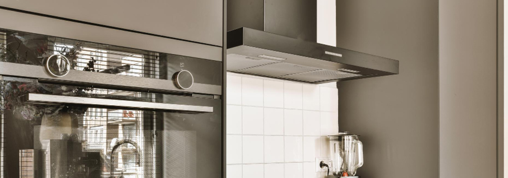Pensile cappa Pavia: Clean look e praticità con l'anta obliqua